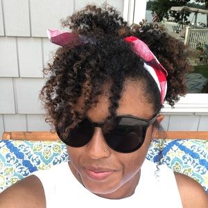 Meet your Posher, Leah